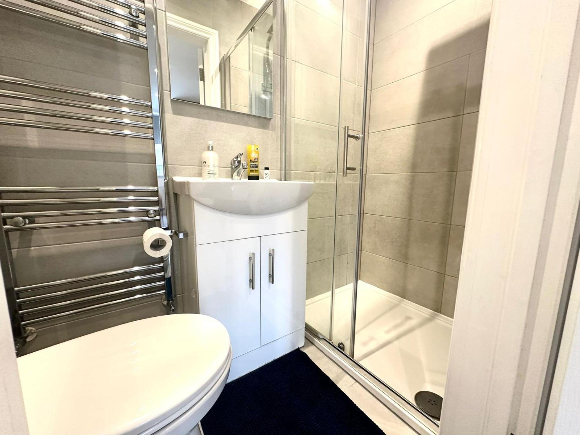 Bright Modern, Private Apartment,15 Mins To Central London Hendon Luaran gambar